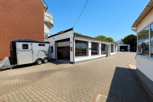 Zwei-Familienhaus mit KFZ-Werkstatt, Garagen und Ausstellungsraum – 22159 Hamburg – Vorschaubild 4