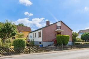 Einfamilienhaus mit Garage auf großzügigem Gartengrundstück in Burg-Grambke zur Modernisierung – 28719 Bremen – Vorschaubild 3