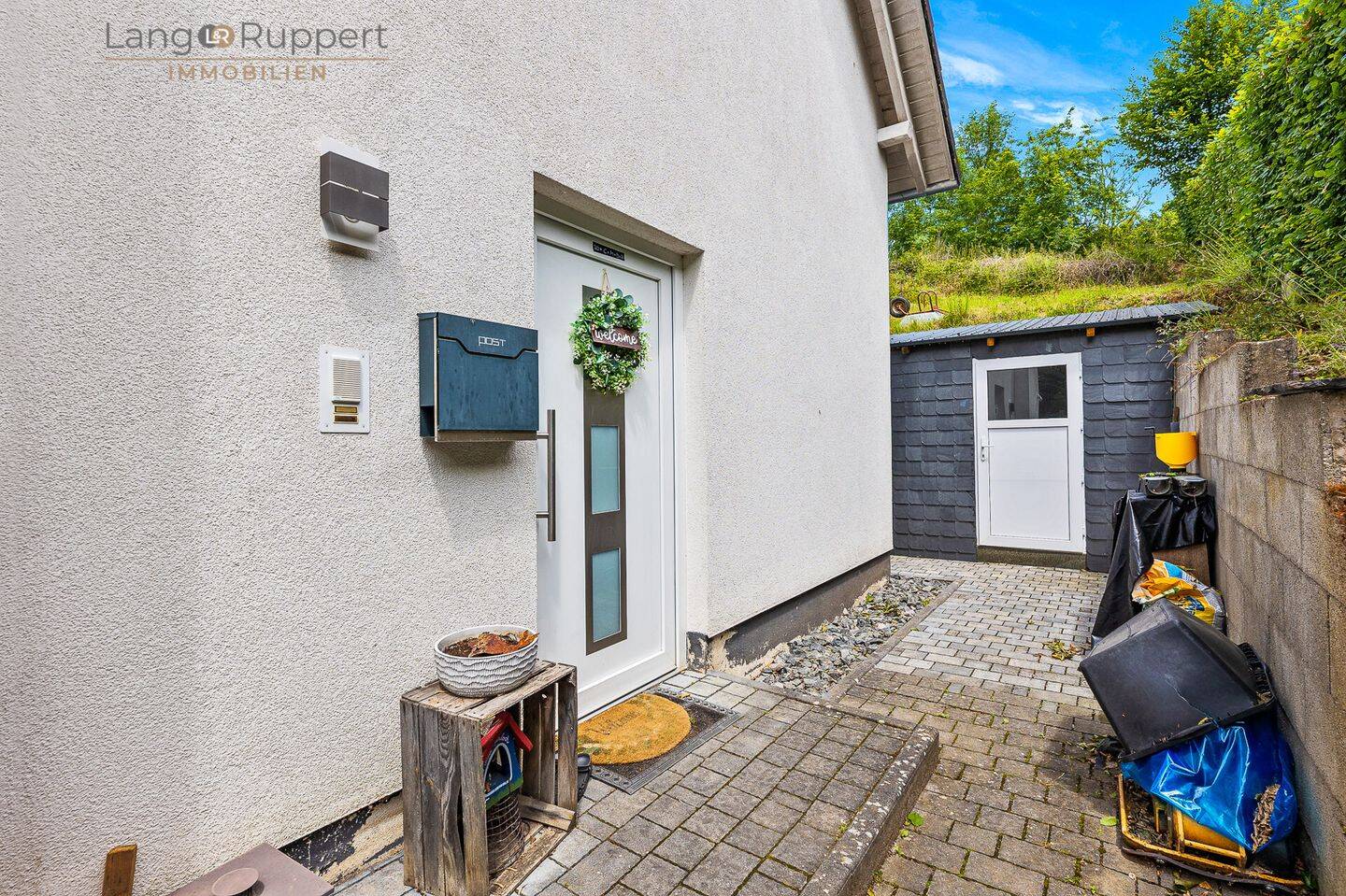 Modernes Wohnen im Grünen - EFH mit Garten, Terrasse und PV-Anlage – Fürth – Vorschaubild 2