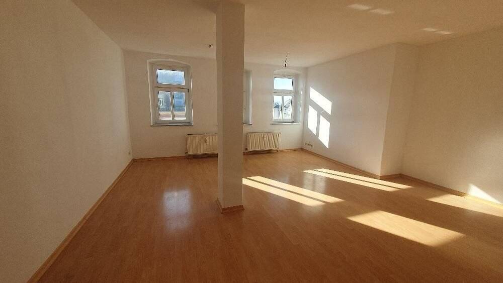 schöne Dachwohnung mit Fahrstuhl – Chemnitz – Vorschaubild 2