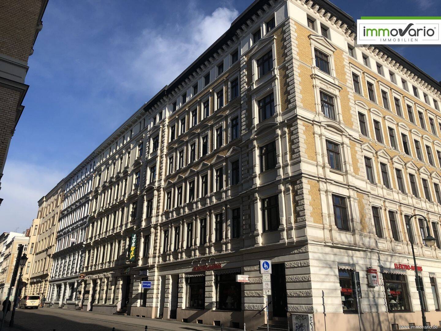 Mitten in der City! 2-Raum Dachgeschosswohnung in bester Innenstadtlage mit Tageslichtbad und Wanne. – Magdeburg – Vorschaubild 2