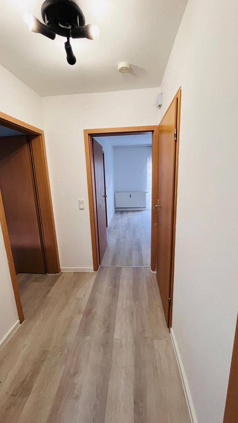 Renovierte 2 Zimmer Wohnung mit Einbauküche – Nürnberg – Vorschaubild 4