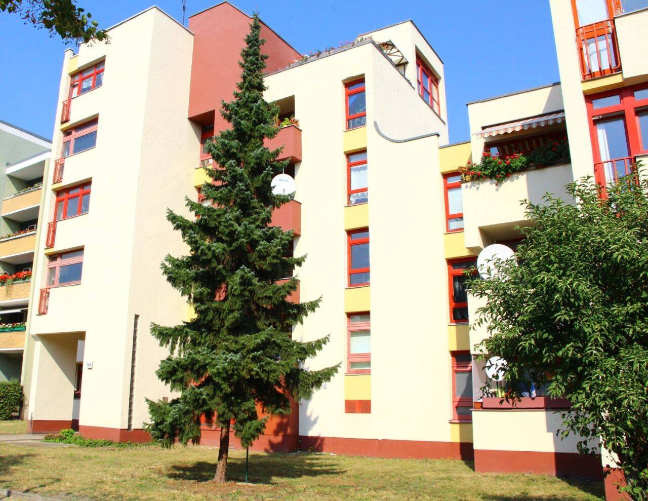 Sonnige 2-Zimmer-Wohnung mit Südloggia - gepflegte Anlage, top Lage, solide Vermietung. – Berlin – Vorschaubild 3