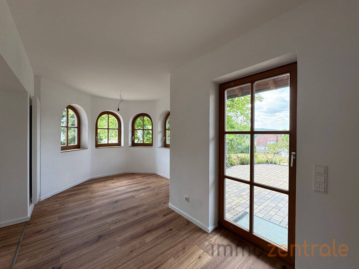 Geschmackvoll wohnen in Obererlbach - Neu renovierte 2-Zi.-EG-Wohnung mit Charme