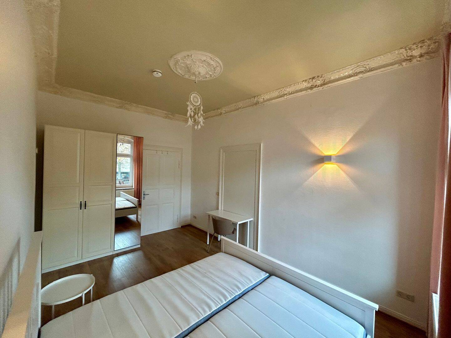Stilvolle, möblierte Altbauwohnung mit 2 Balkonen im Vorderen Westen Kassel – auf Zeit – Kassel – Vorschaubild 3