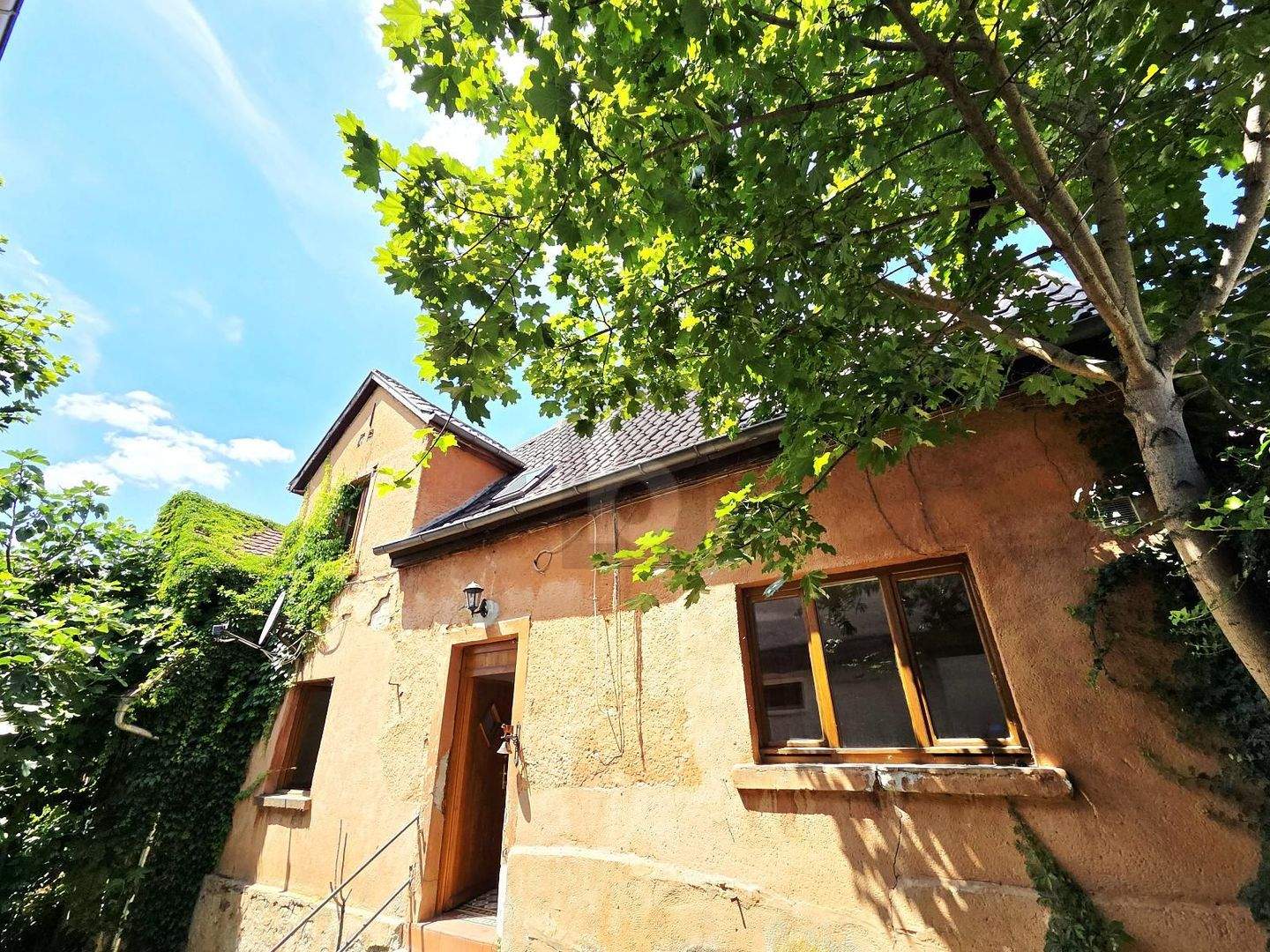 HISTORISCHES HOFENSEMBLE MIT HALLE & WERKSTATT ! – Lörzweiler – Bild 1 von 5