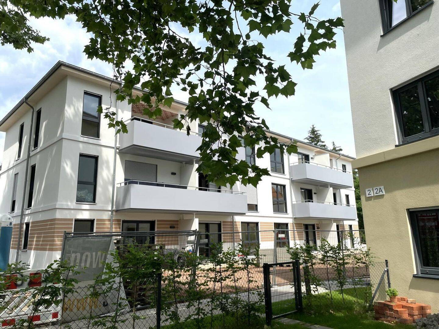 Erstbezug – Exklusive 3-Zimmer-Wohnung mit EBK und Balkon in guter Lage von Radebeul-Ost!