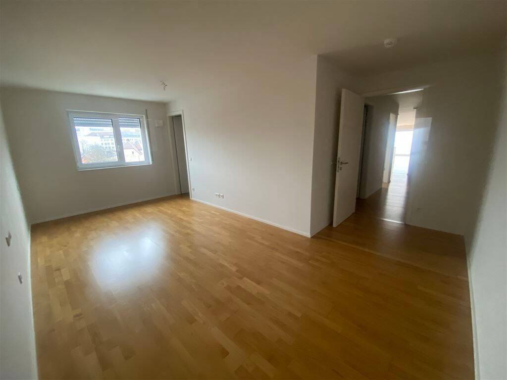 Schöne,helle, Erdgeschosswohnung mit großer Terrasse, EKB, 2x Bäder, Kellerraum – Stuttgart – Vorschaubild 7
