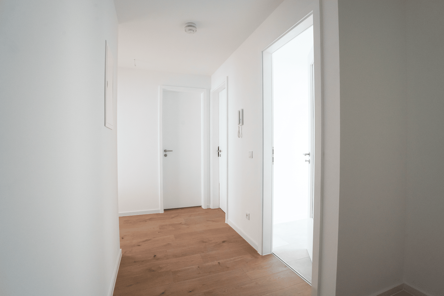 Hochwertige Wohnung! Inkl. EBK und Aufzug im Gebäude – Leipzig – Vorschaubild 2