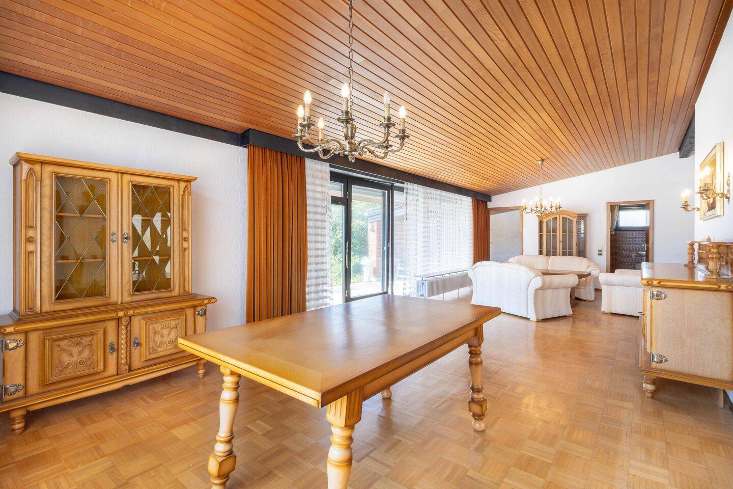 Lichtdurchfluteter Bungalow-Traum mit paradiesischem Flair – Sippersfeld – Vorschaubild 4