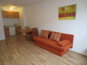 WOHNEN AM GRÜNGÜRTEL - zentral, vollständig möbliertes 1-Zi.-Apt., S-West, Aufzug - 1205 – 70174 Stuttgart – Vorschaubild 3