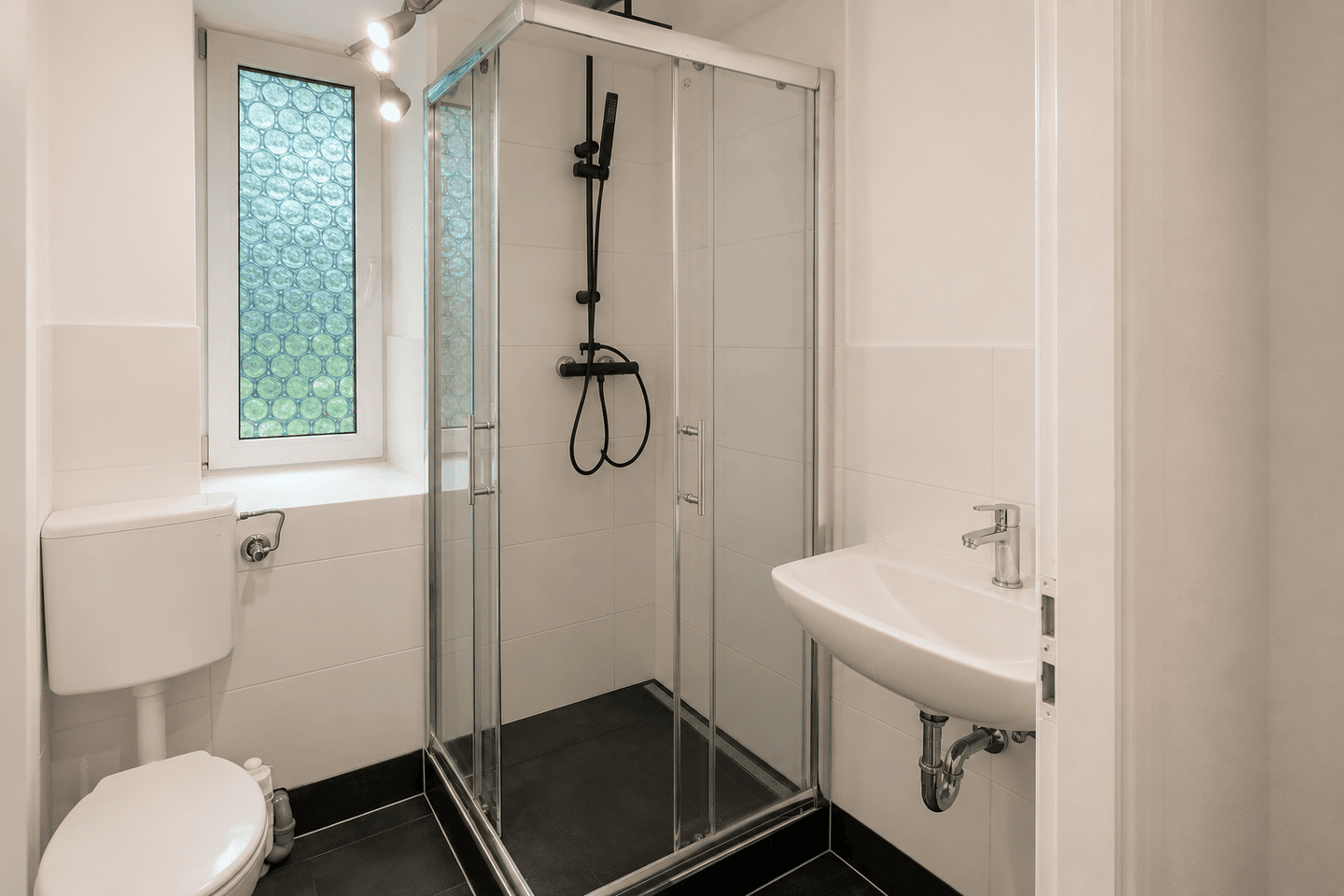 WG-Zimmer!!! im Erstbezug - frisch saniert, ca. 15 m², mod. Bad mit Regendusche, ab sofort frei – Berlin – Vorschaubild 4