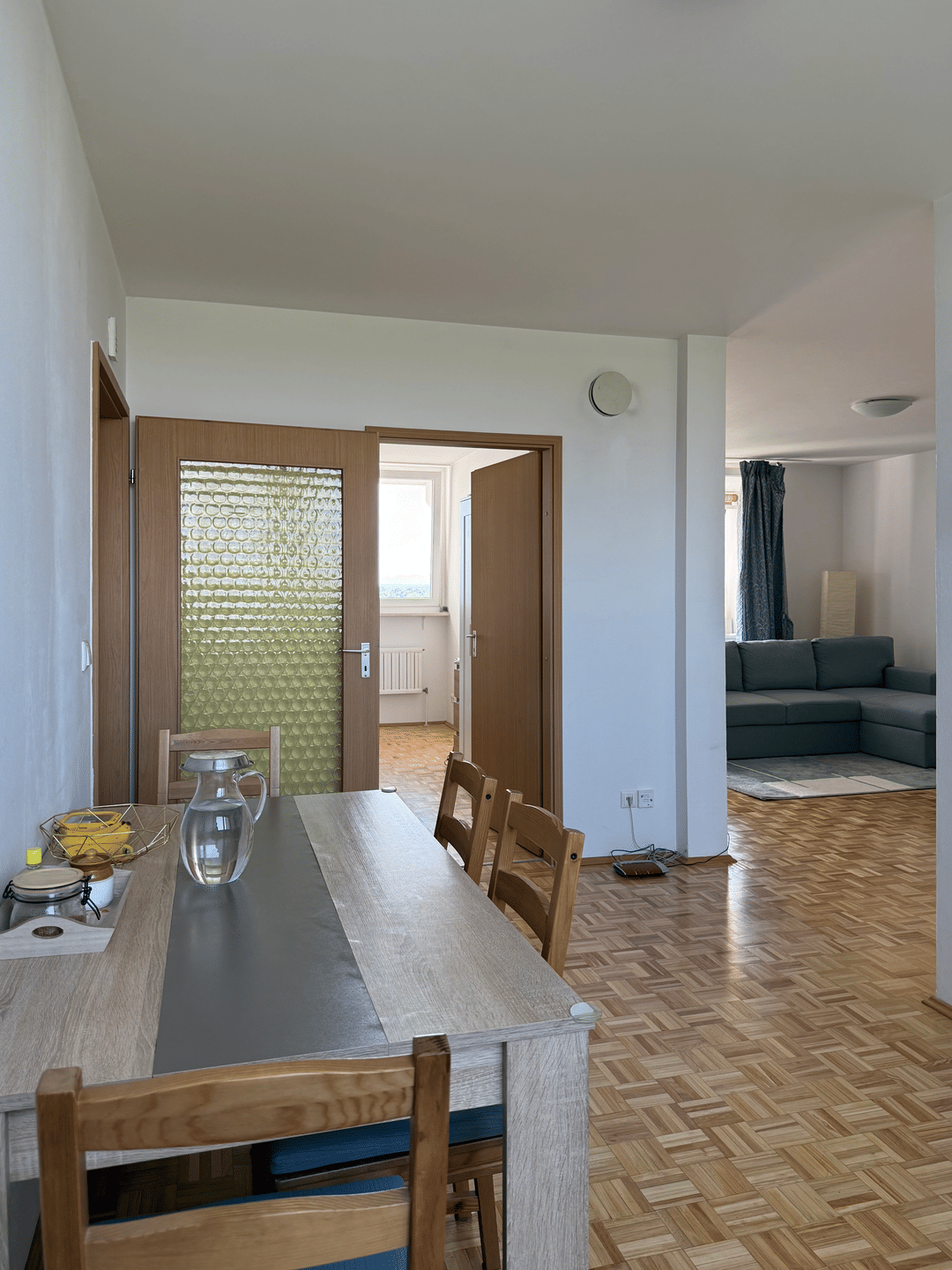 Weitblick bis zu den Alpen: Helle 3-Zimmer-Wohnung mit windgeschützter Loggia und Tiefgarage – München – Vorschaubild 6