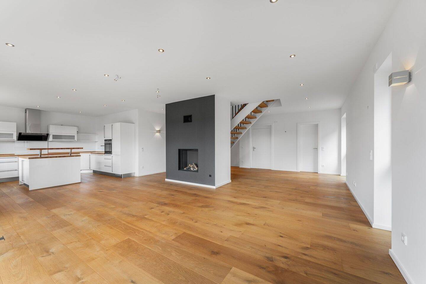 Luxuriöse Maisonette-Wohnung mit Garten, zwei Balkonen und Tiefgarage in Essen-Bredeney – Essen – Vorschaubild 5