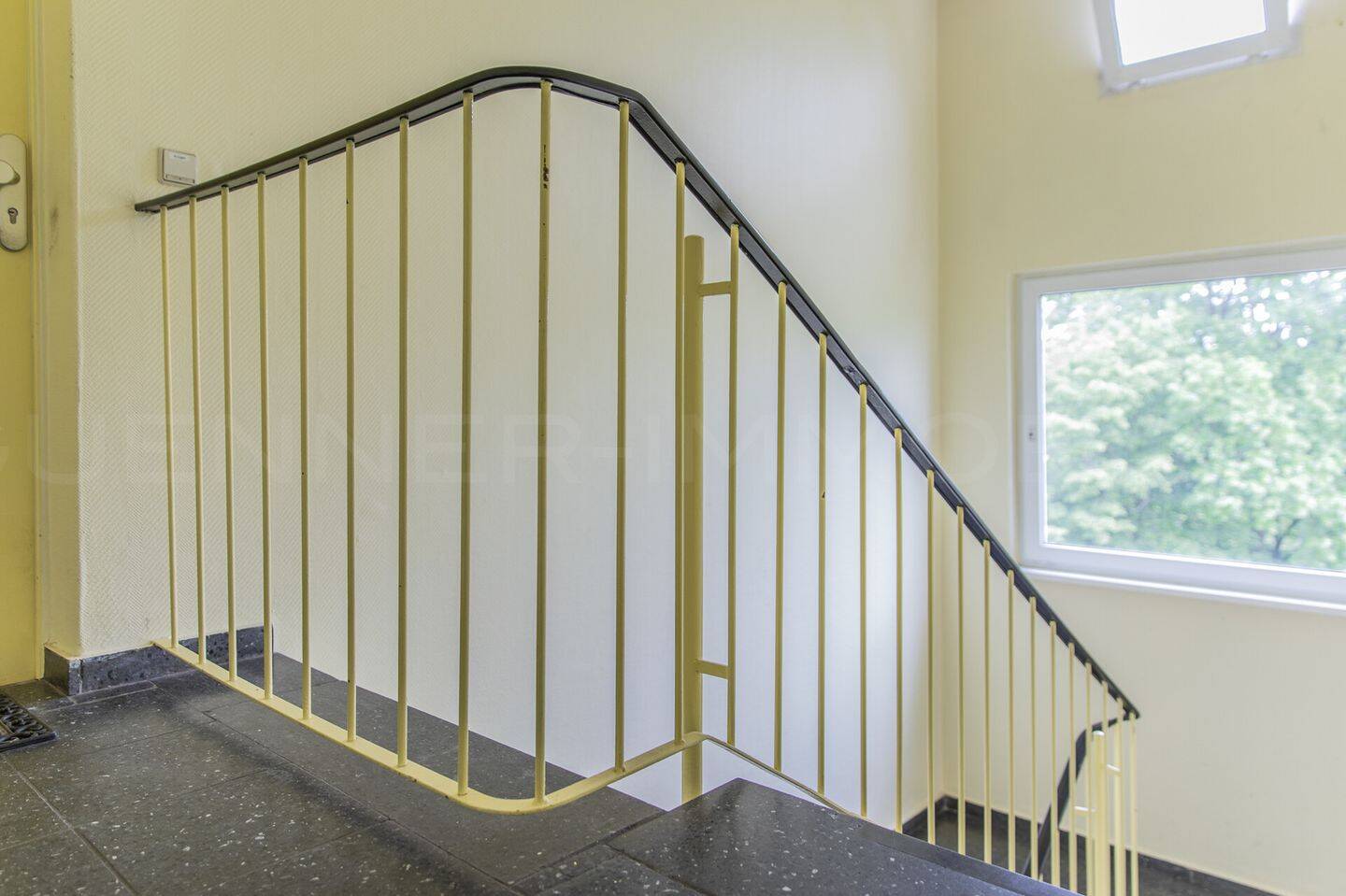 Toller Schnitt und wunderbar hell! 3 Zimmer Wohnung in Parknähe zu verkaufen! – Berlin – Vorschaubild 2