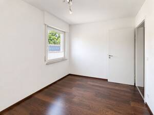 Charmante 3-Zimmer-Dachgeschosswohnung mit traumhafter Aussicht über Uhlbach – 70329 Stuttgart – Vorschaubild 6