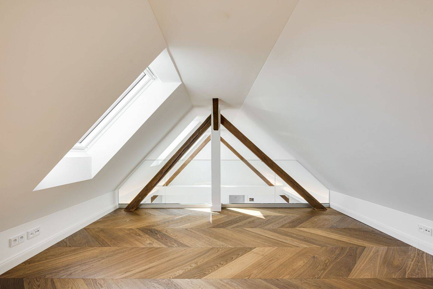 Wohnen über den Dächern: Luxus-Maisonette im Altbau – München – Vorschaubild 7