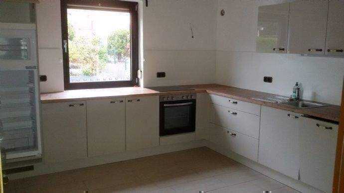 3-Zimmer-Wohnung mit 110 m² Wohnfläche mit Einbauküche und Kaminofen mit Südterrasse und Garten in sehr ruhiger Wohnlage – Erlangen – Vorschaubild 4