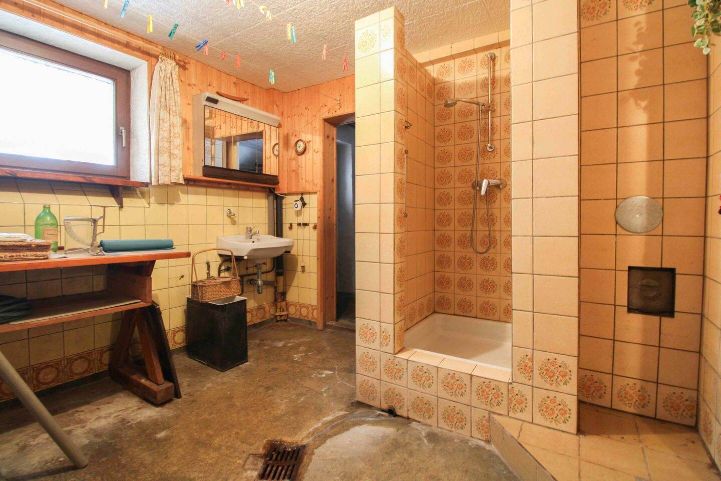 Renovierungsbedürftiges Reihenmittelhaus mit Terrasse und Stellplatz - 5 Zimmer auf ca. 70 m² – Chemnitz – Vorschaubild 9