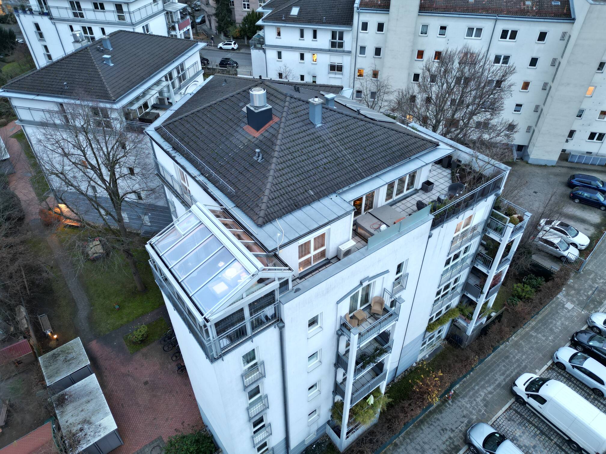 Lichtdurchflutete echte Penthousewohnung mit Panoramablick – Nürnberg – Vorschaubild 3