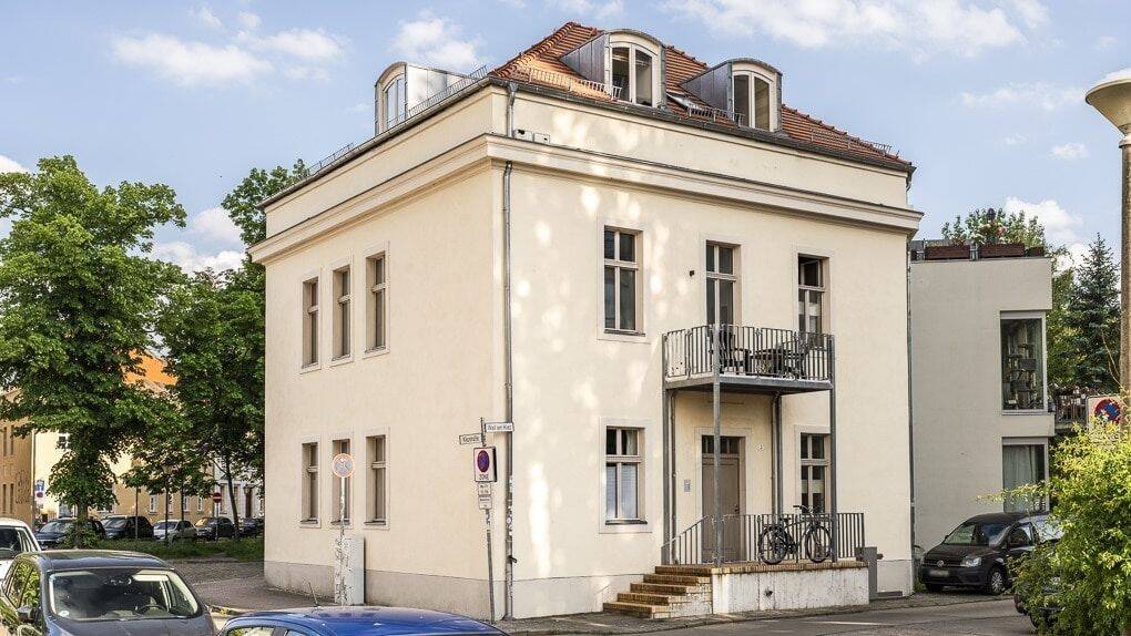 Historischer Charme trifft modernen Wohnkomfort - Attraktive 3-Zimmer-Wohnung mit Balkon an der Havelbucht