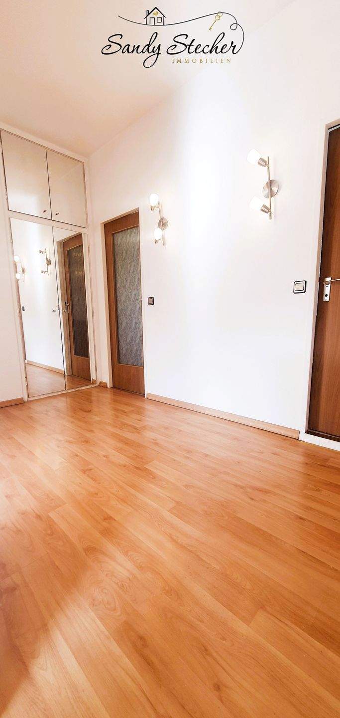Bezugsfrei nahe Kutschi: Lichtdurchflutete Wohnung mit Süd-West-Balkon – Berlin – Vorschaubild 2