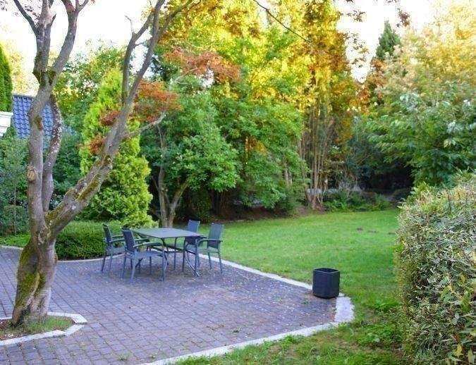 Luxus Wohnanlage mit Parkareal - FREI - 3 - 4 Wohnungen - ca 460 m2 Wfl./Nfl. – Rosengarten – Bild 1 von 9