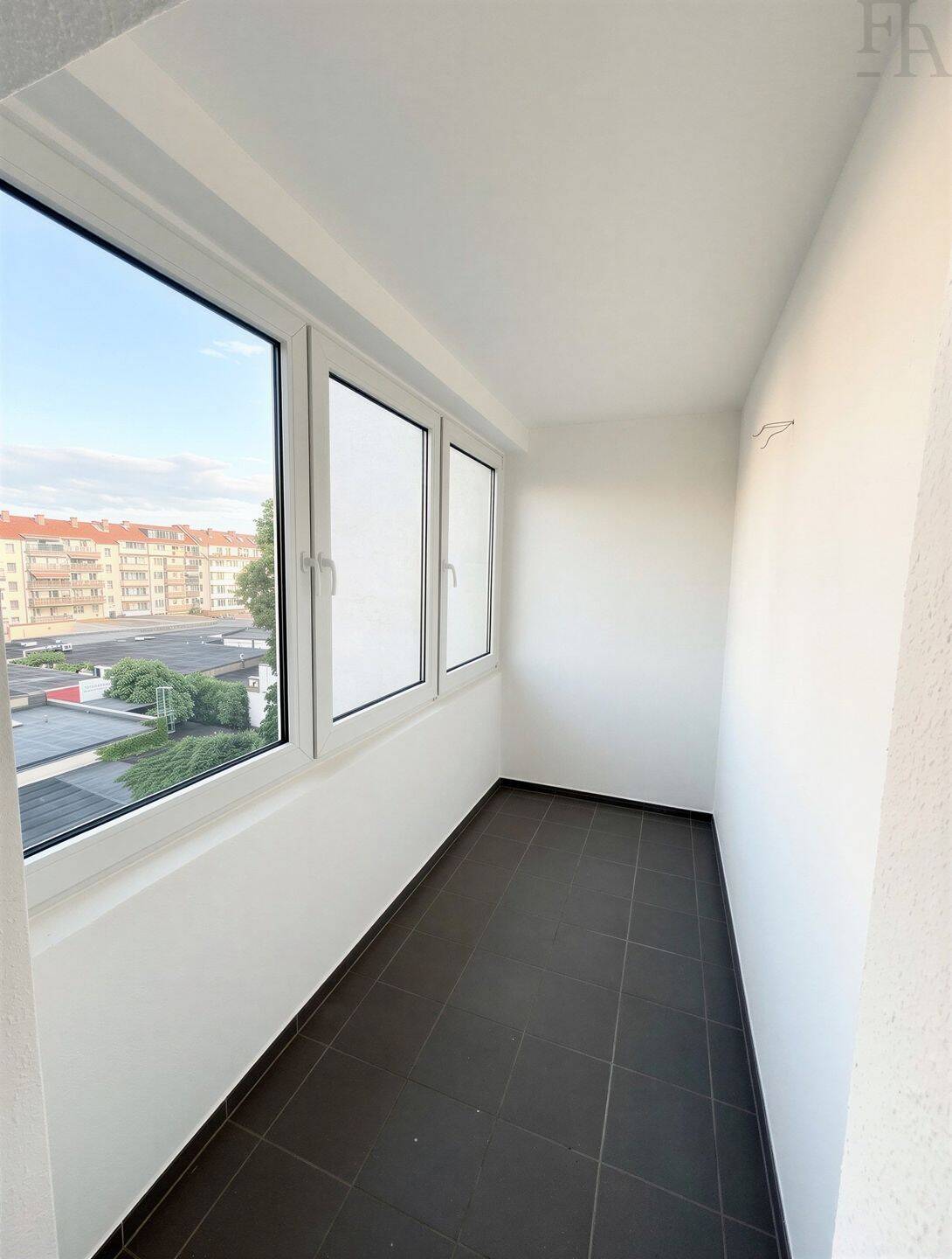 Provisionsfrei - Sanierte 2 Zimmer, große Küche, Duschbad, Loggia – Düsseldorf – Vorschaubild 8
