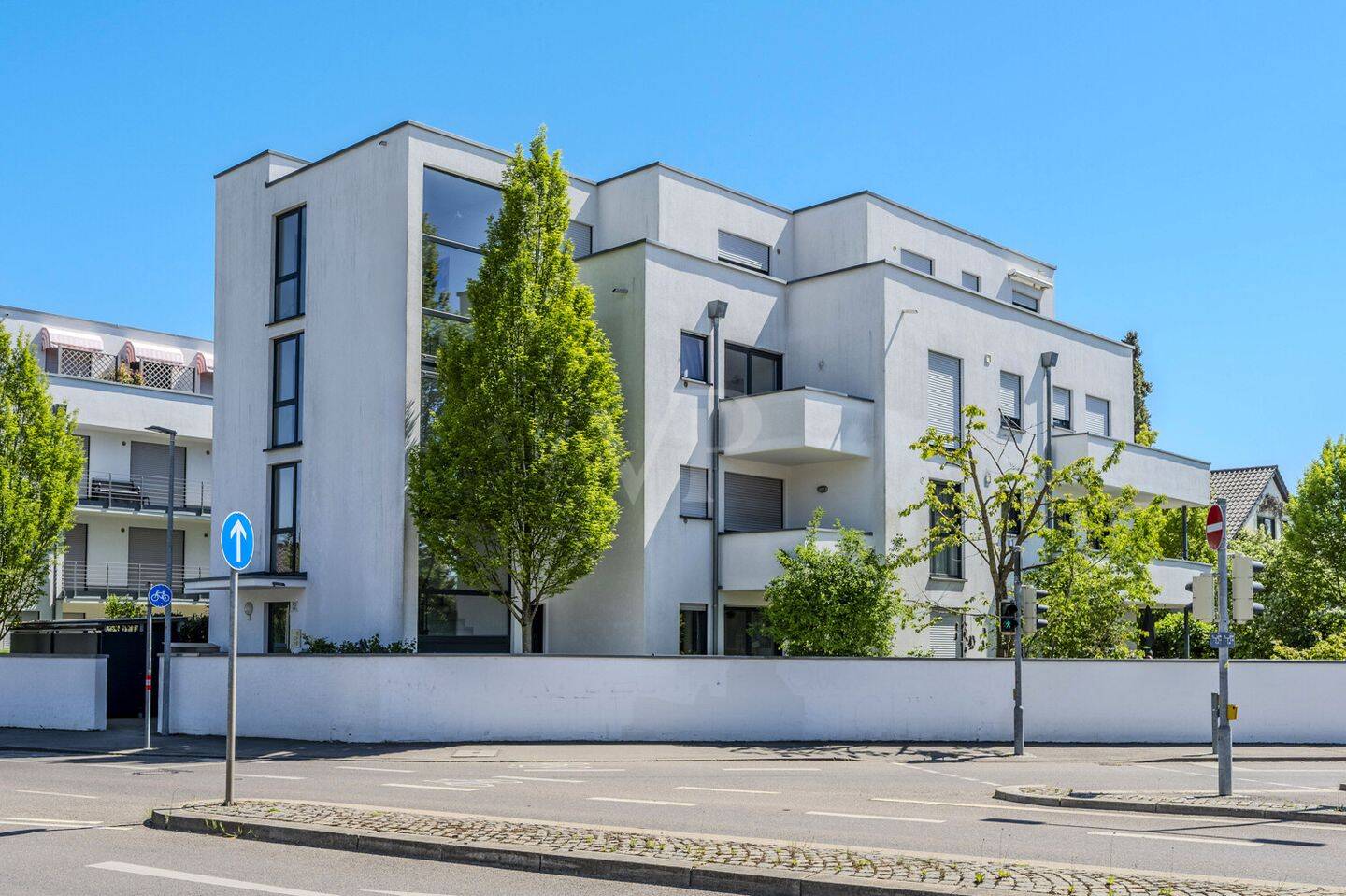 3 Zimmer Penthouse mit sonniger Südterrasse und Tiefgaragenstellplatz – Stuttgart – Vorschaubild 2