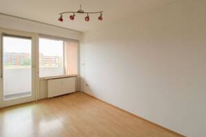 vernachlässigte Wohnung sucht neuen Besitzer und belohnt mit viel Platz – 30627 Hannover – Vorschaubild 3