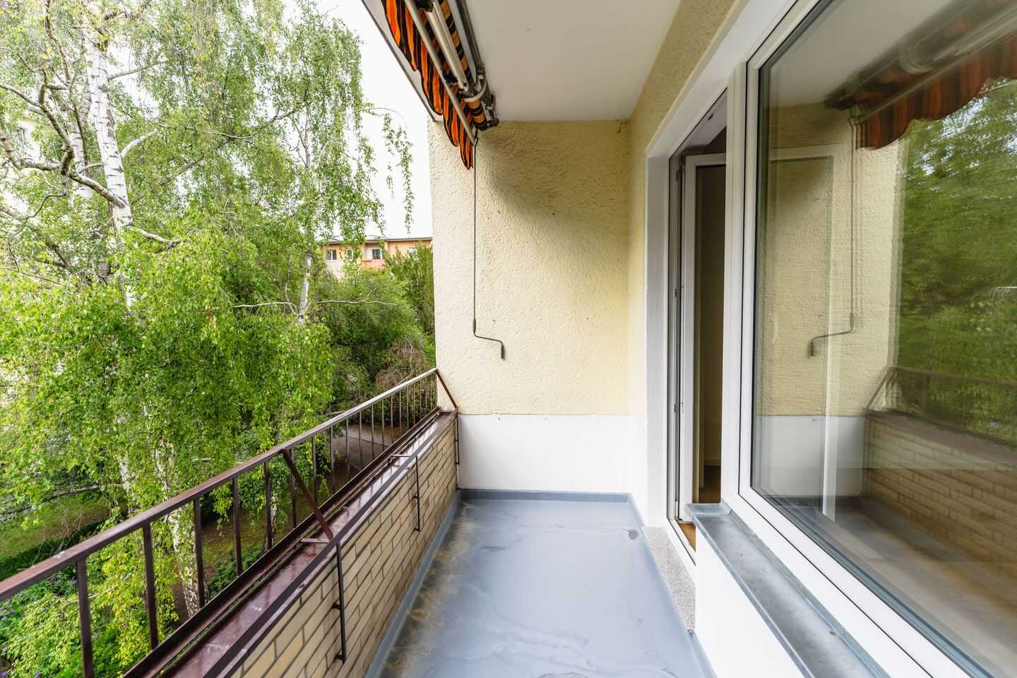 Viktoria-Luise-Platz: 3-Zi Erstbezug im 2.OG mit großem Balkon, optimalem Grundriss, Tageslichtbad mit Regendusche, Parkett, Fernwärme, Stellplatz – Berlin – Vorschaubild 4