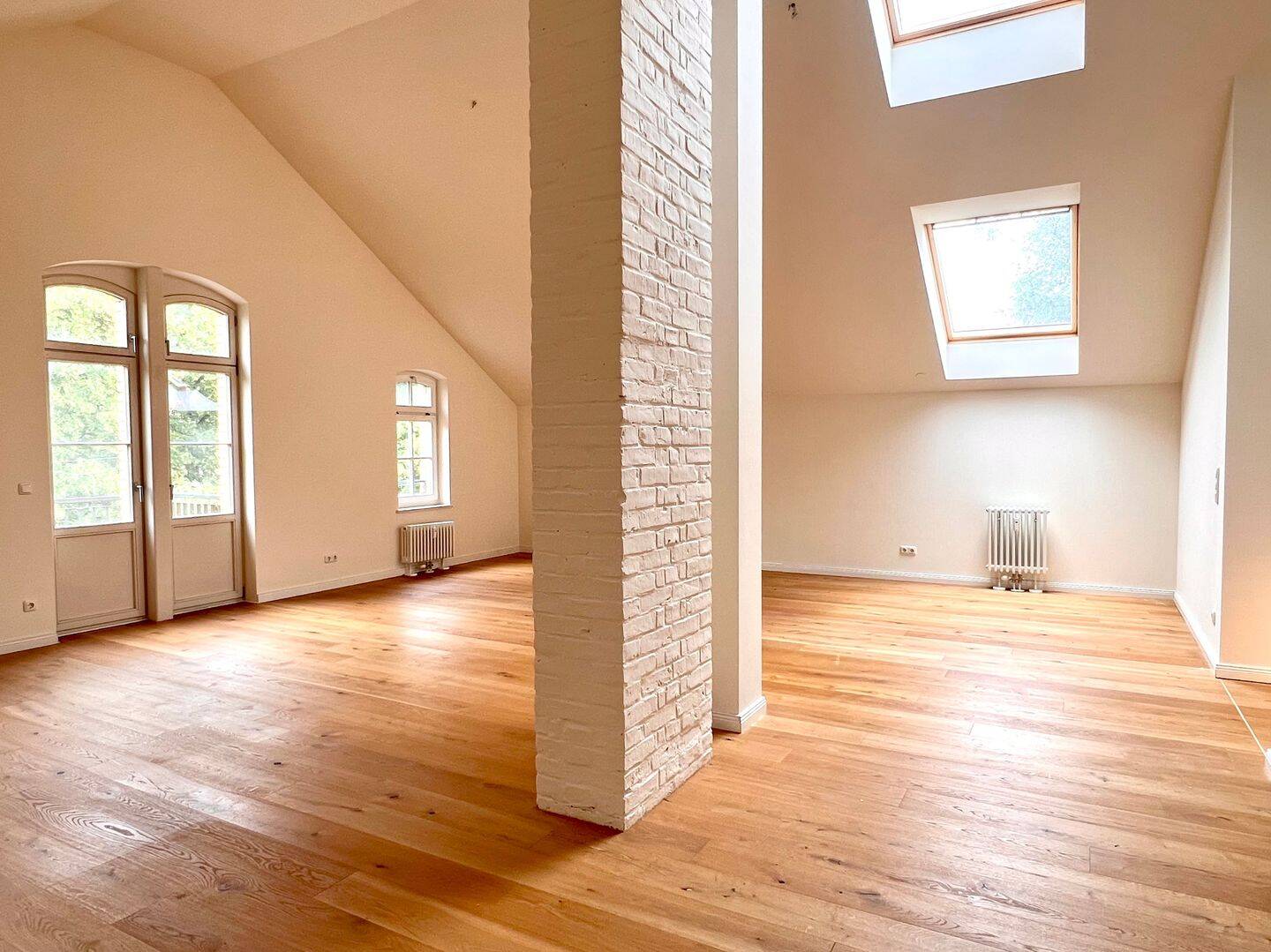 Großzügige Dachgeschosswohnung in denkmalgeschützter Parkanlage – Berlin – Vorschaubild 4