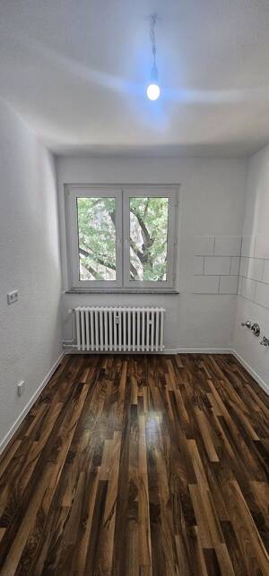 Sehr schöne sanierte 2 Zimmer Wohnung mit Balkon in Duisburg zu vermieten – 47138 Duisburg – Vorschaubild 4