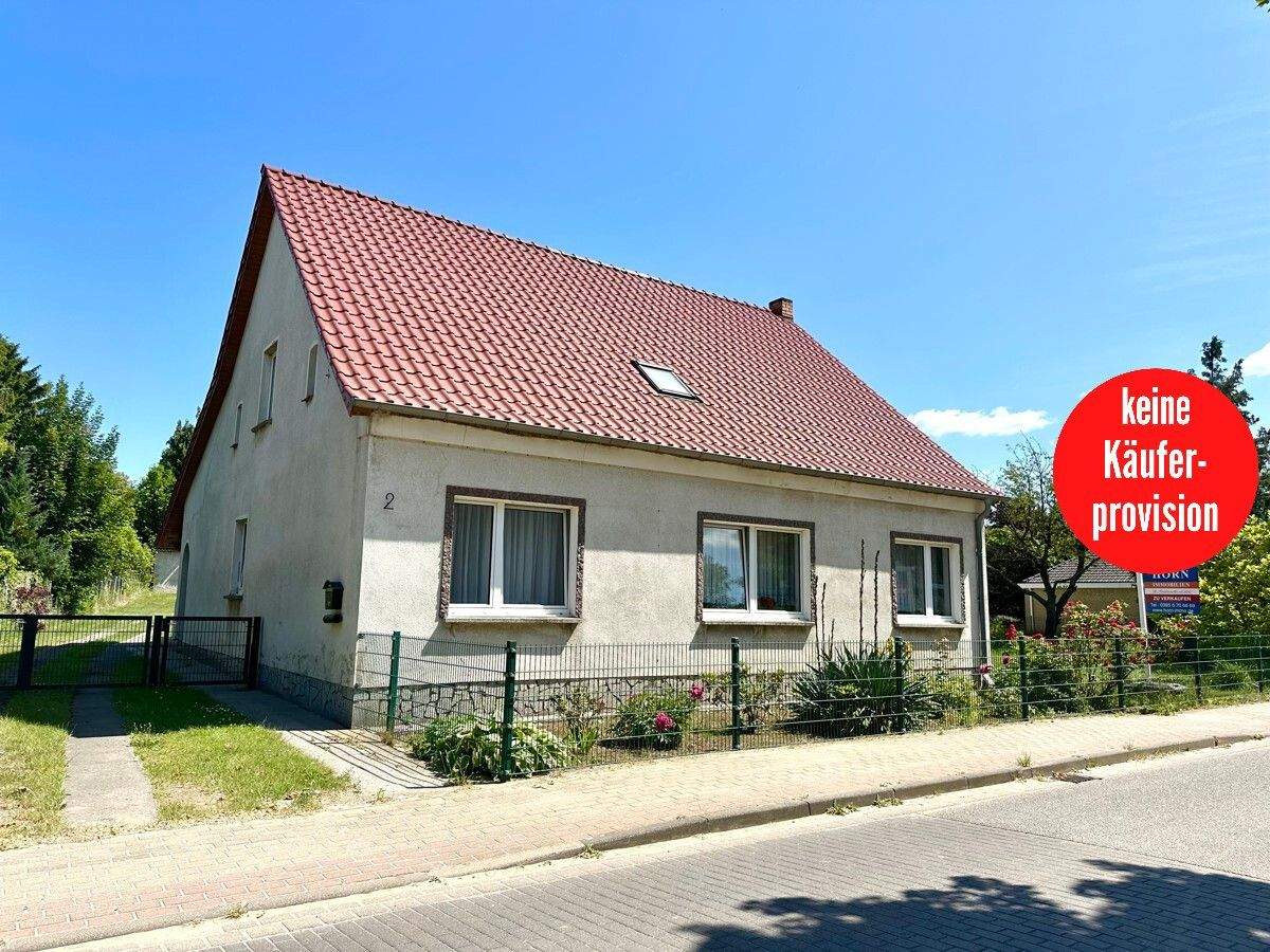 HORN IMMOBILIEN ++ Eggesin, Haus mit großem Grundstück und zwei massiven Nebengebäuden – Eggesin – Bild 1 von 8