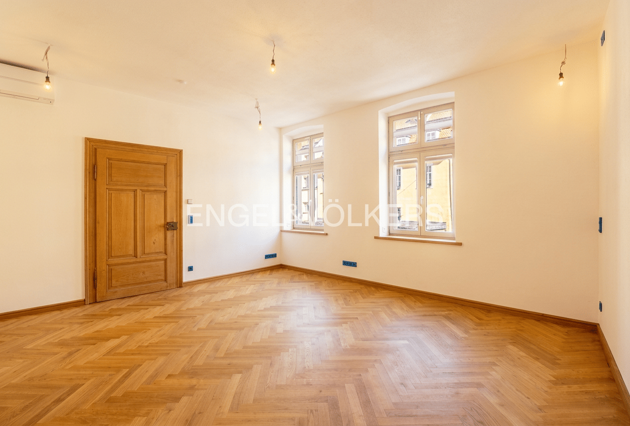 Denkmalgeschützter, stilvoll sanierter Altbau mit Aufzug in der Regensburger Innenstadt – Regensburg – Vorschaubild 5