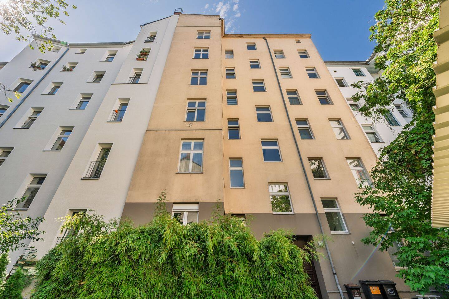 Perfekte Geldanlage - Attraktive Altbauwohnung mit traumhaftem Weitblick auf den Görlitzer Park – Berlin – Vorschaubild 8