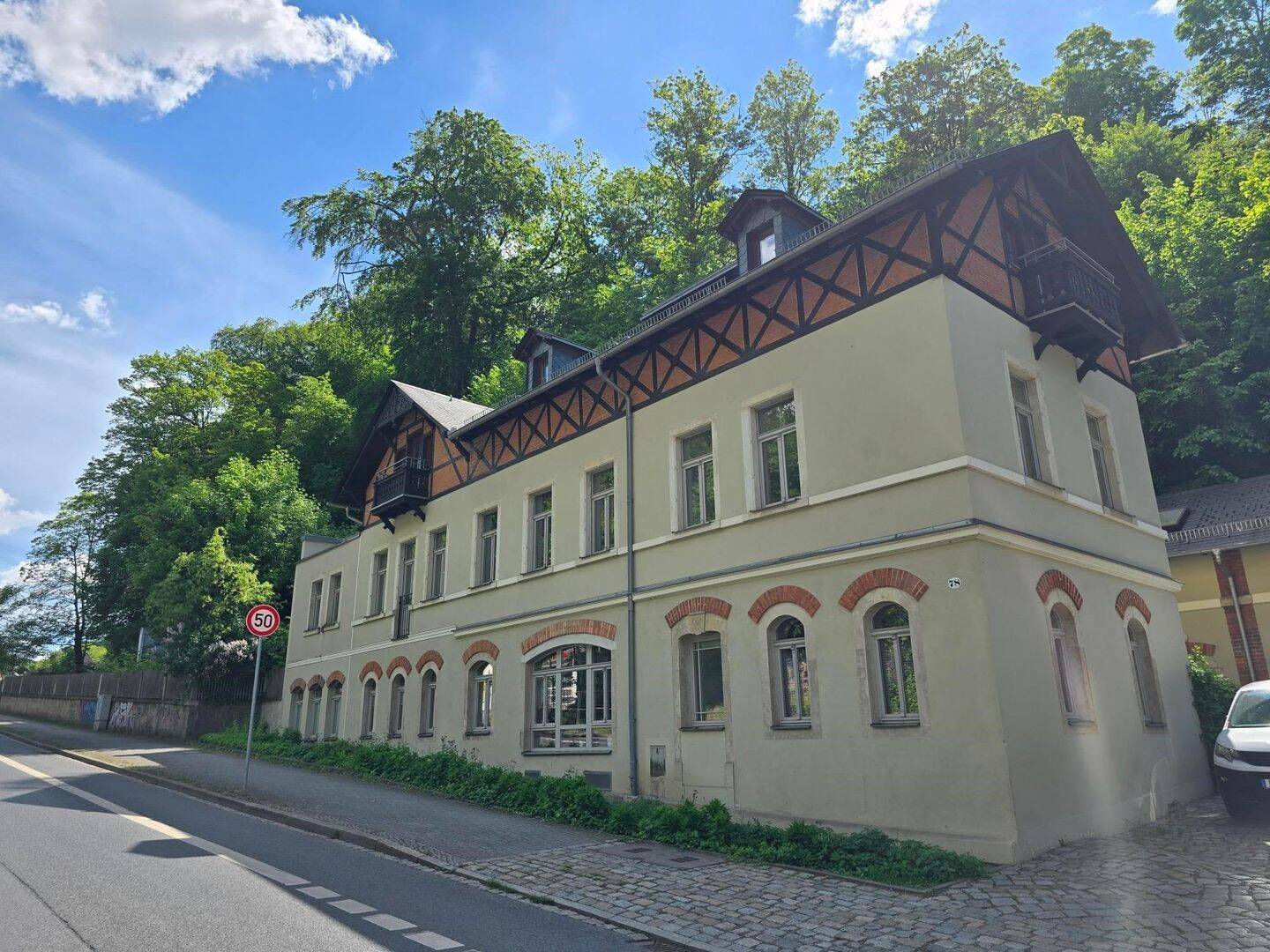 traumhafte 2-Zimmerwohnung mit großem Balkon zu vermieten