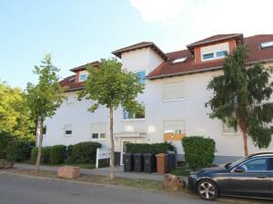 Gut geschnittene 3-Zimmer-Wohnung mit Tiefgaragenplatz - sofort frei