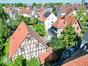 Charmantes Zweifamilienhaus + Scheune zum Einfamilienhausumbau (genehmigte Bauvoranfrage)! – 70597 Stuttgart – Vorschaubild 3