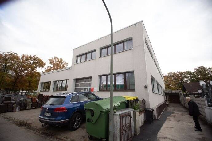 64,54 m2 Erdgeschoß mit Fensterfront / Produktion - Versand - Handel - Werkstatt - Lager - Catering