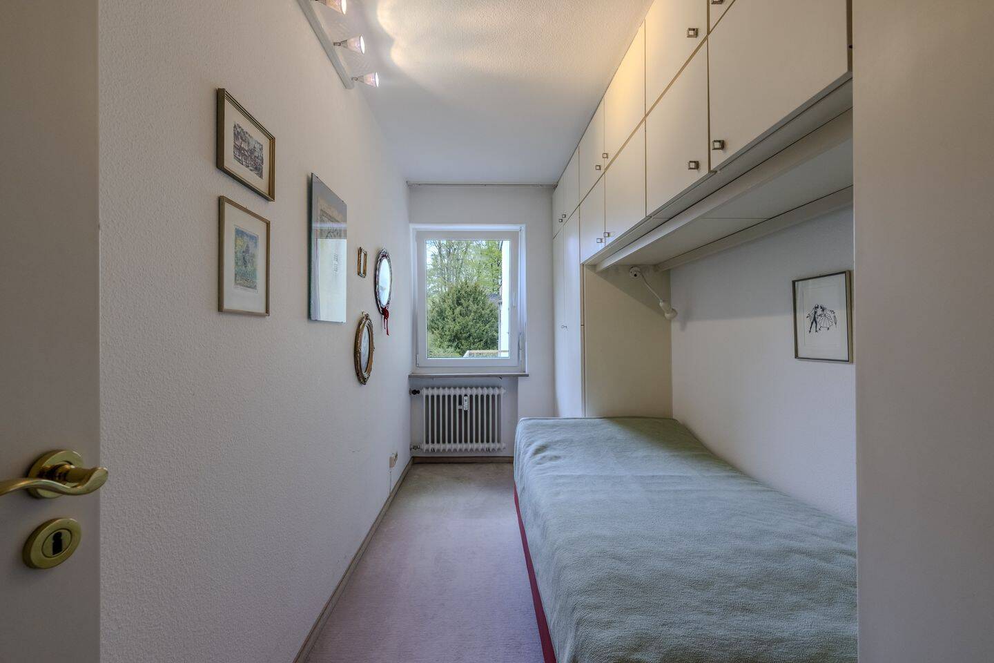 Bezugsfreie 2,5-Zimmer-Wohnung mit zwei Balkonen, in absolut ruhiger Innenhoflage – München – Vorschaubild 6