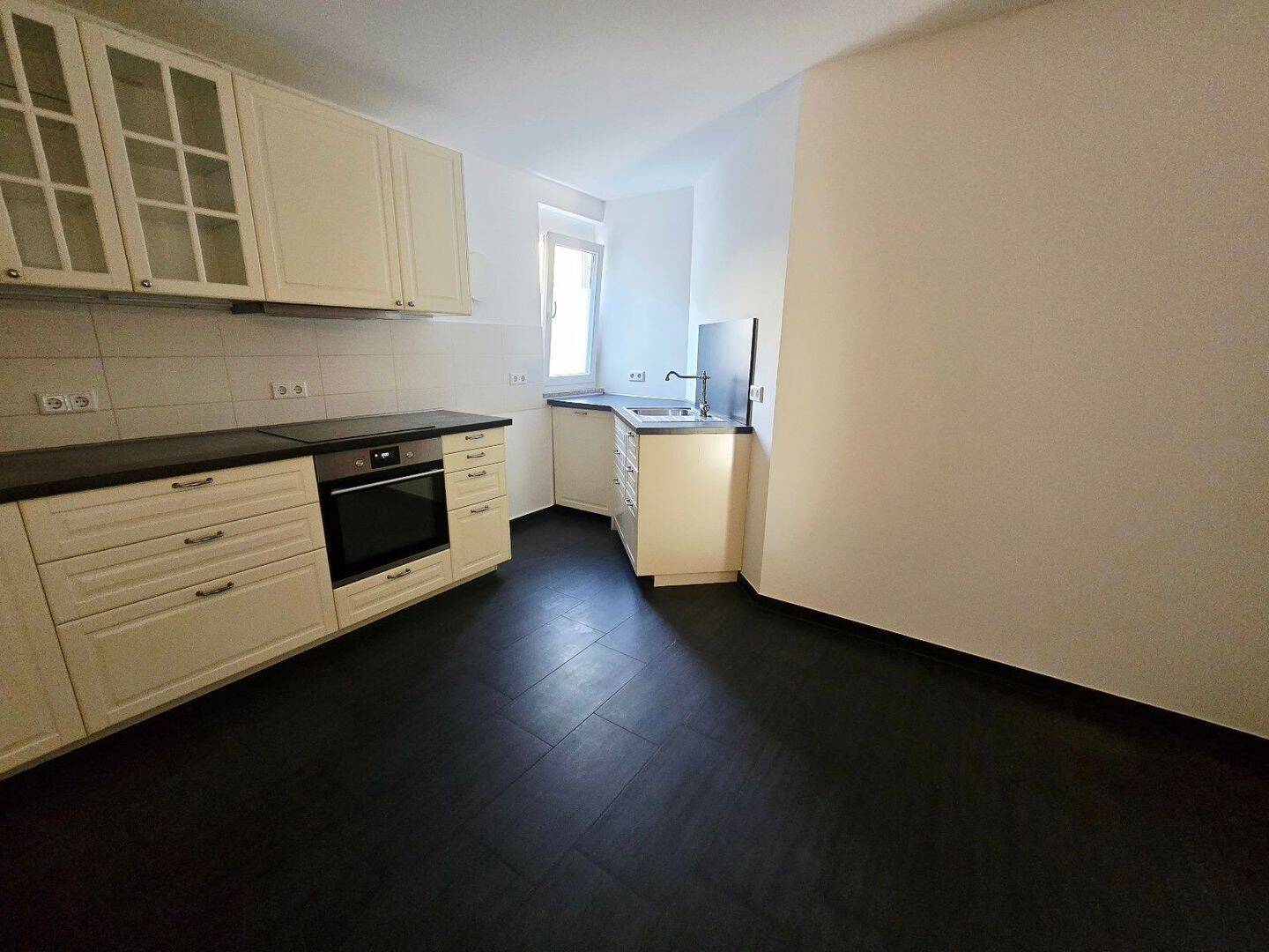 -- Tolle Lage -- Schöne 2 Zimmer Wohnung mit EBK und Terrasse/Gartenanteil in Nürnberg Gostenhof – Nürnberg – Vorschaubild 4
