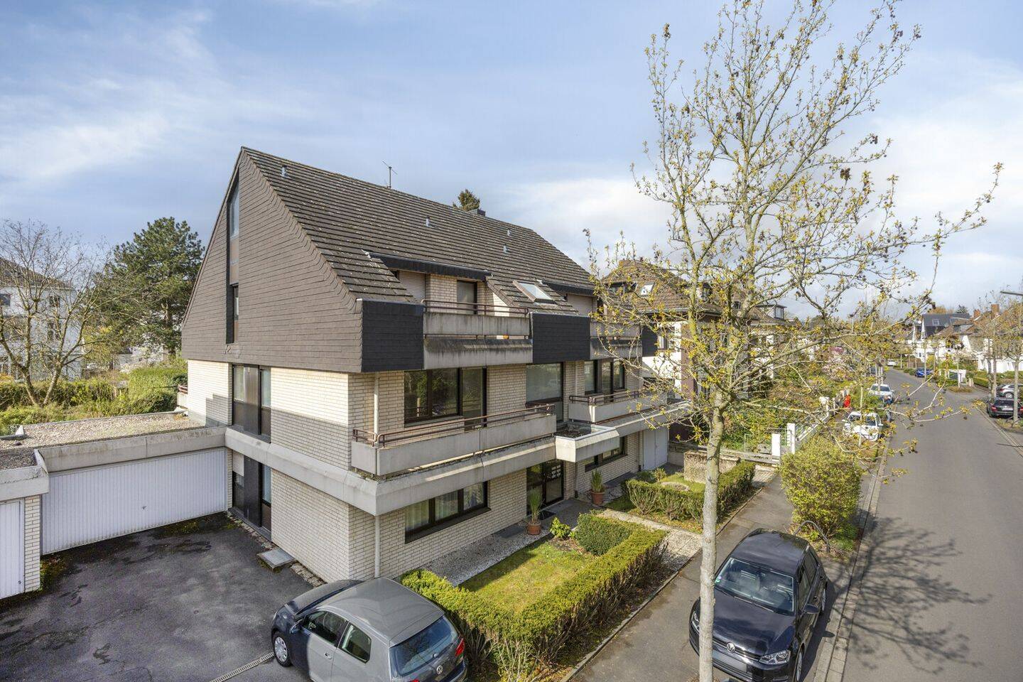 Attraktives 5-Parteienhaus mit vier Garagenstellplätzen! – Bonn – Vorschaubild 4