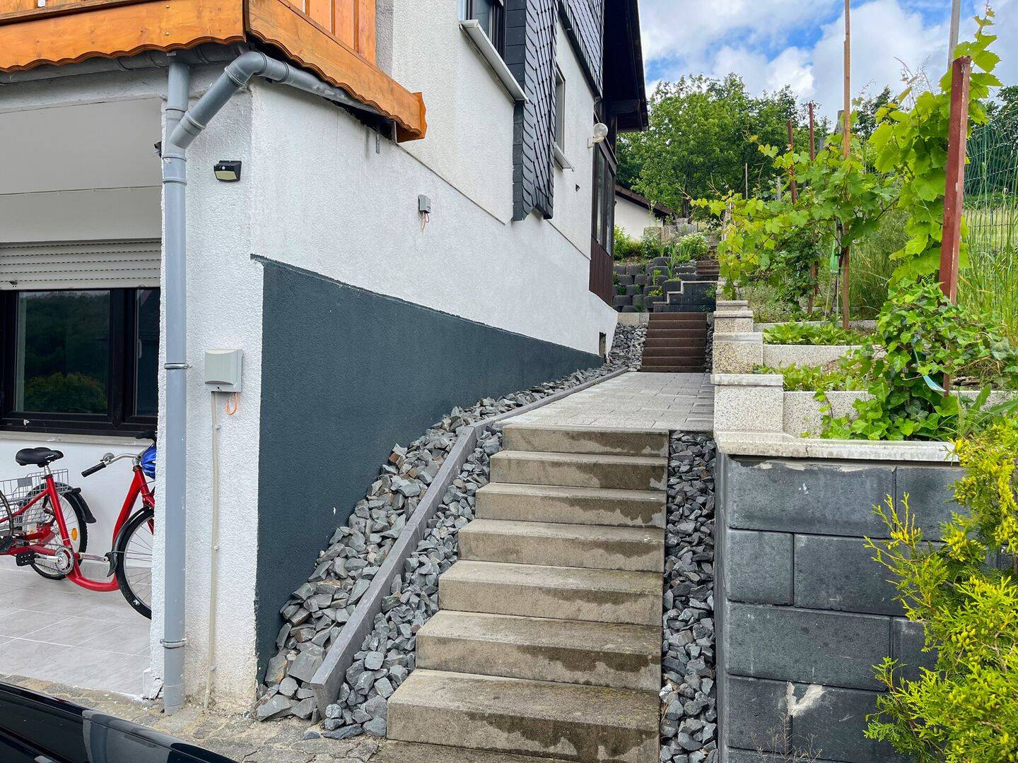 Gepflegtes Einfamilienhaus mit viel Platz und schöner Terrasse in Netphen / Grissenbach! – Netphen – Vorschaubild 3