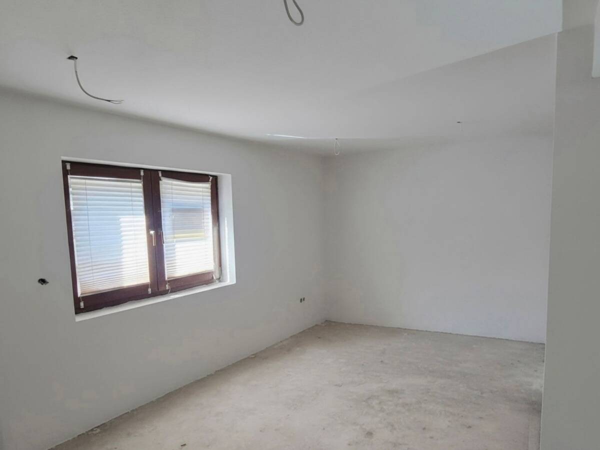 Maisonettewohnung/Mittelhaus mit eigenem Eingang – 53881 Euskirchen – Bild 1 von 8