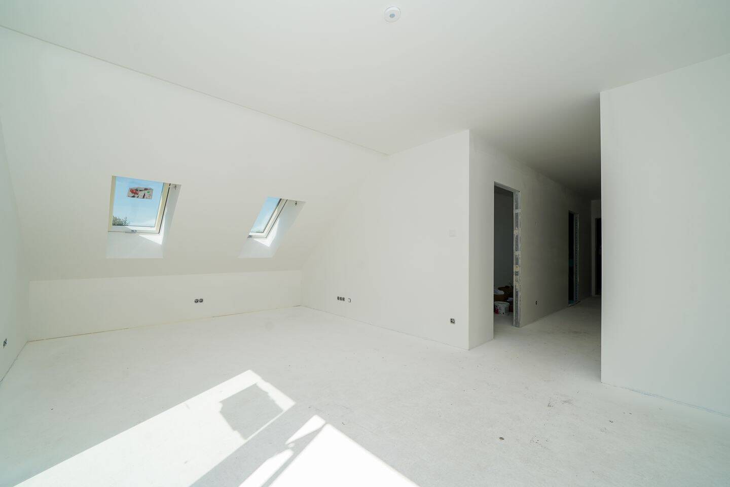 Marienbergpark ums Eck: DG-Wohnung mit Charakter und sonniger Dachterrasse | TG-Stellplatz inkl. – Nürnberg – Vorschaubild 3
