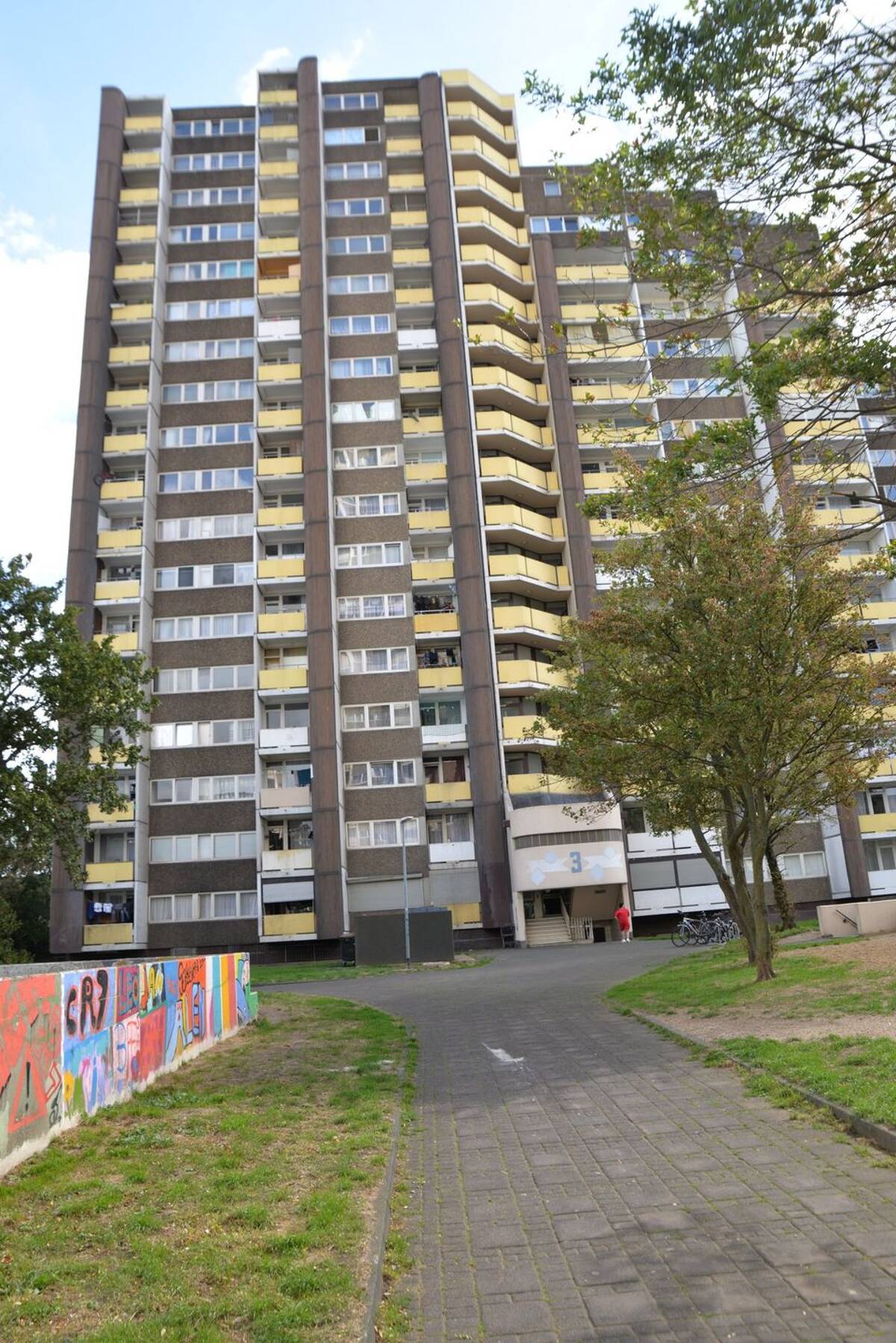Sanierte 1-Zimmer-Wohnung mit Balkon in Meschenich - leerstehend – 50997 Köln – Bild 1 von 6