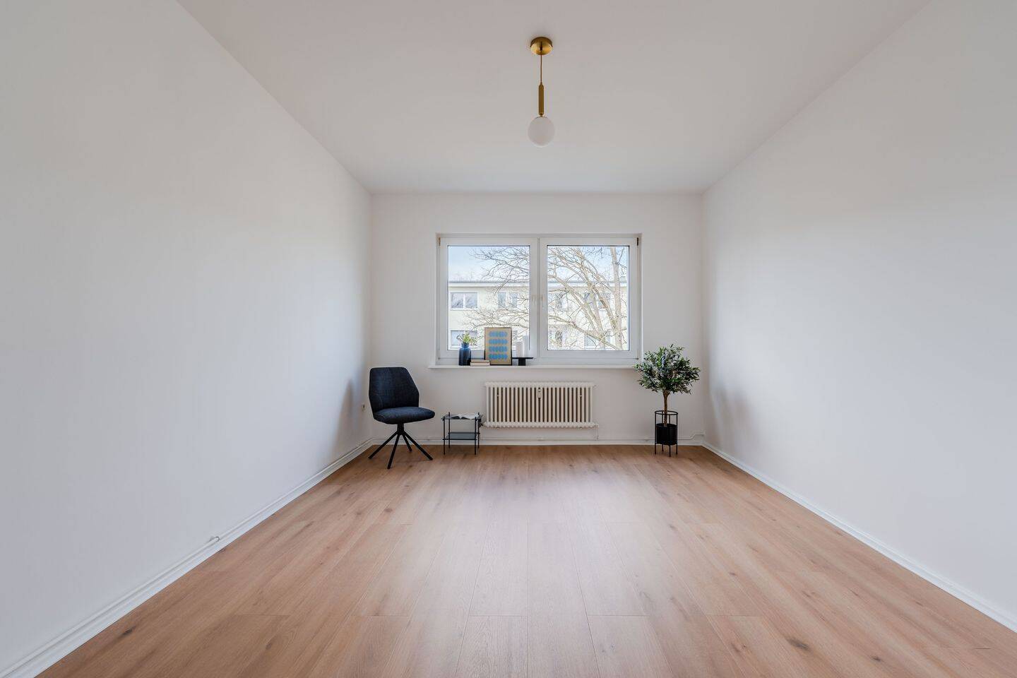 Renovierte 2-Zi.-Wohnung mit Balkon in Berlin-Lankwitz – Berlin – Bild 1 von 8