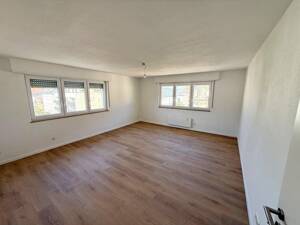 Frisch komplettsanierte 4-Zimmer-Wohnung mit Einbauküche & Balkon in Stuttgart-Bad Cannstatt – 70372 Stuttgart – Vorschaubild 7