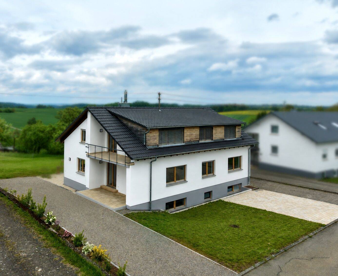 Modernisiertes 3- Fam-Haus im idyllischer Ortsrandlage in Empfingen-Wiesenstetten – Empfingen – Bild 1 von 9